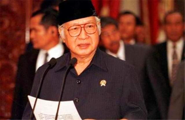 gdp300亿美金国家_江苏gdp破10万亿图片(3)