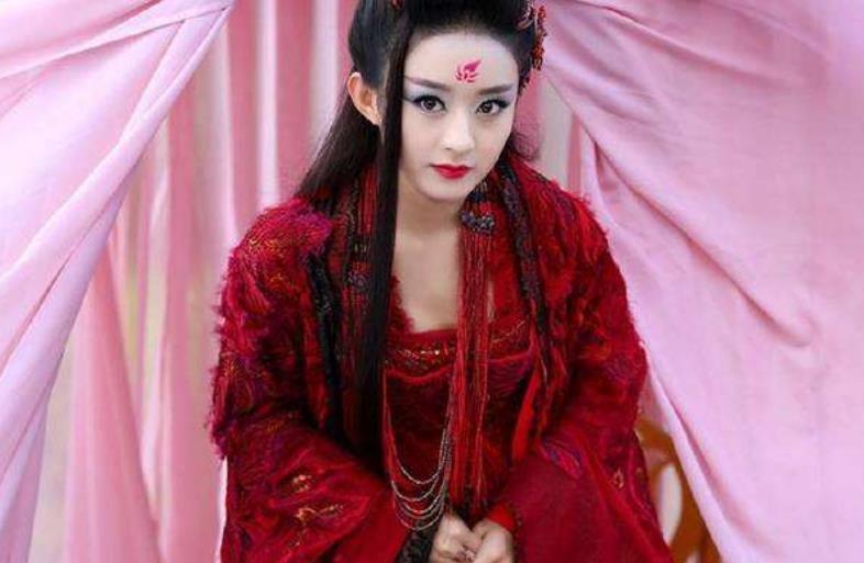 同是"入魔黑化":肖战靠眼神,邓伦靠龇牙,唯独他只需一个转身!