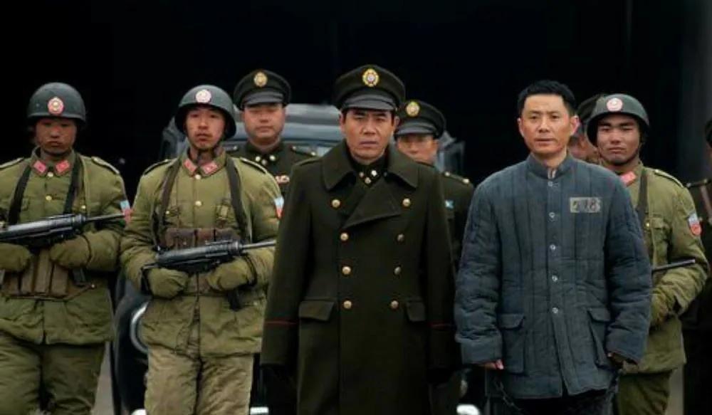 黄樵松和晋夫,这两位素昧平生,却殊途同归的硬汉,在国民党军事法庭上