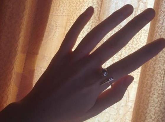 梦见手指流血，梦境背后的深层含义与心理解析