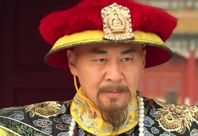 甄嬛传皇上驾崩时为什么玉娆能和敬妃戴一样的花细思极恐