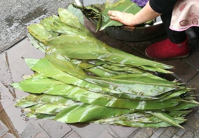 泸州美食特产黄粑良姜叶包裹的味道有人爱有吃不来