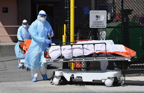 美国新冠疫情死亡人数突破40万大关了.人们似乎并不惊慌,为什么