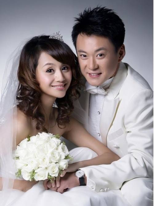 曹颖10岁儿子近照曝光,高颜值冲上热搜,专挑爸妈优点继承