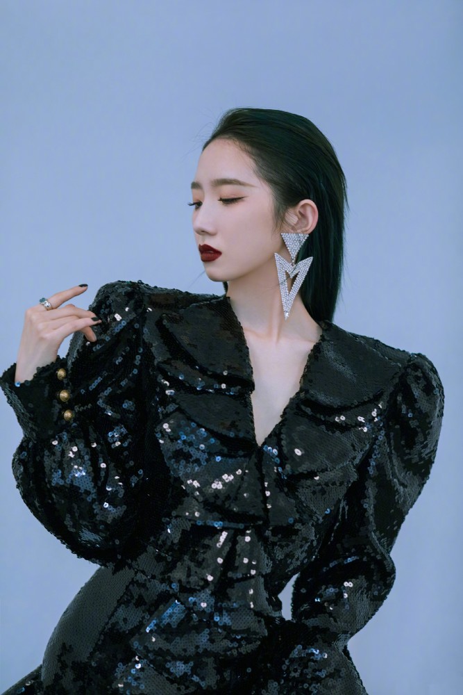 孟美岐黑蝴蝶小翘裙