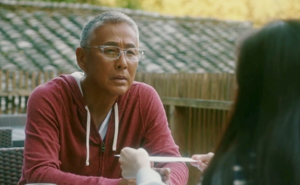 《流金岁月》陈道明人设惹争议,人设太悬浮没实感,爷孙恋崩塌