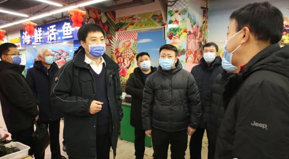 金玉庆先后来到岭西家家乐超市,华生超市,家得乐超市