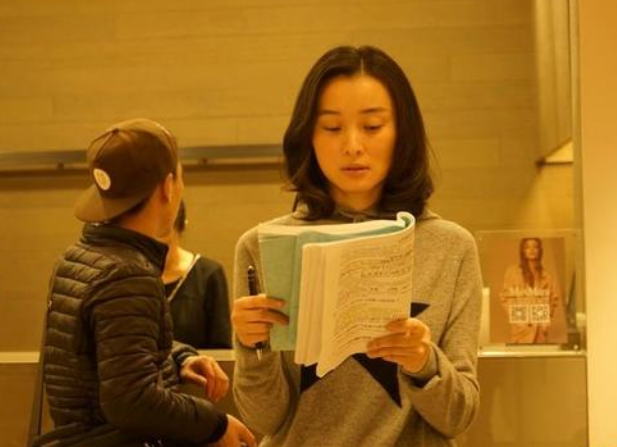 吴越:前男友是陈建斌,演22年配角,却凭"最强小三"走红