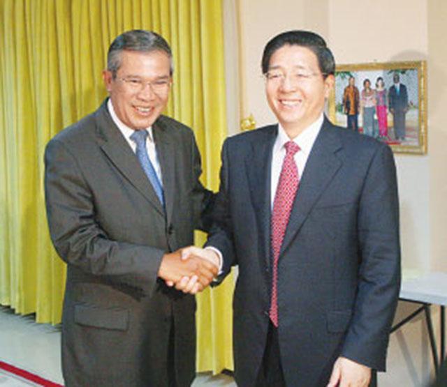 柬埔寨首相洪森:会变成下一个齐奥塞斯库,从总统沦为阶下囚吗?