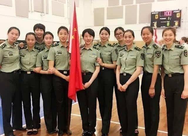 八一女排