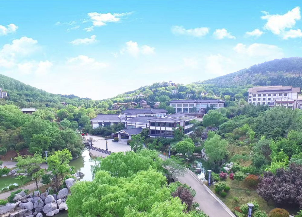 仙坛山温泉小镇5.1开园暨首届鲁南嘉年华艺术灯展盛大开幕