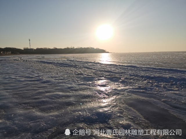 秦皇岛冬日冰海景色