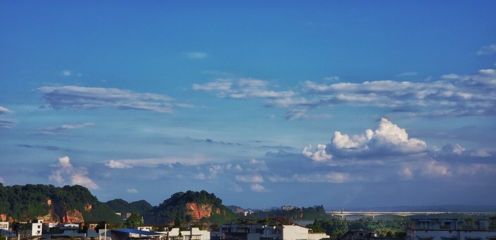 四川的经济总量居世界第几位_四川经济频道女主持人