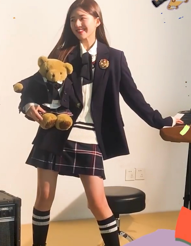 终于等到赵露思对南韩校服下手,穿后形象完胜jk,看着