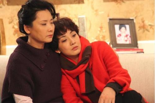 牛莉和老公相爱相伴25年,老公对牛莉疼爱有加,原来老公是他