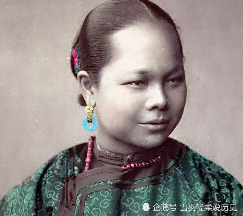 1863年晚清彩照:华美精致的旗人女子,骨瘦如柴的京城官员!