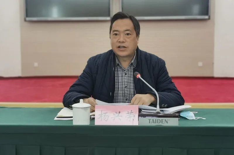 杨兴荣对援藏干部去年工作所取得的成效给予充分肯定和高度评价,并就
