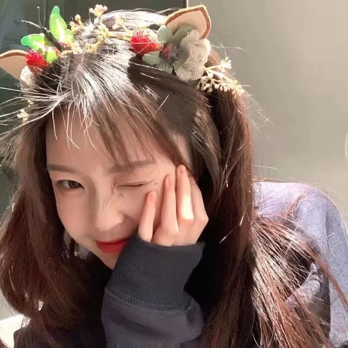 女生头像:长得丑有什么好处