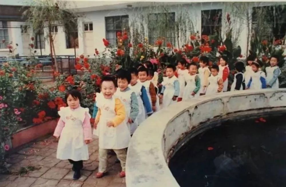 90年代的濮阳,中原油田一所幼儿园里的可爱的孩子们.