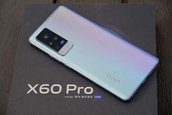 vivo x60 pro:蔡司加封 倚天屠龙刀剑合璧