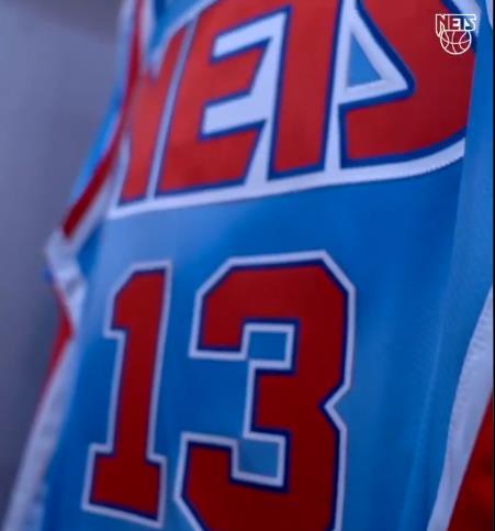 哈登篮网定妆照出炉!身披13号满脸笑容,坐豪车抵达球馆