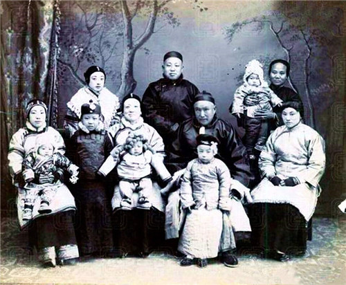 1949年后实行一夫一妻,那姨太太如何安置?解决方案让人乐开了花