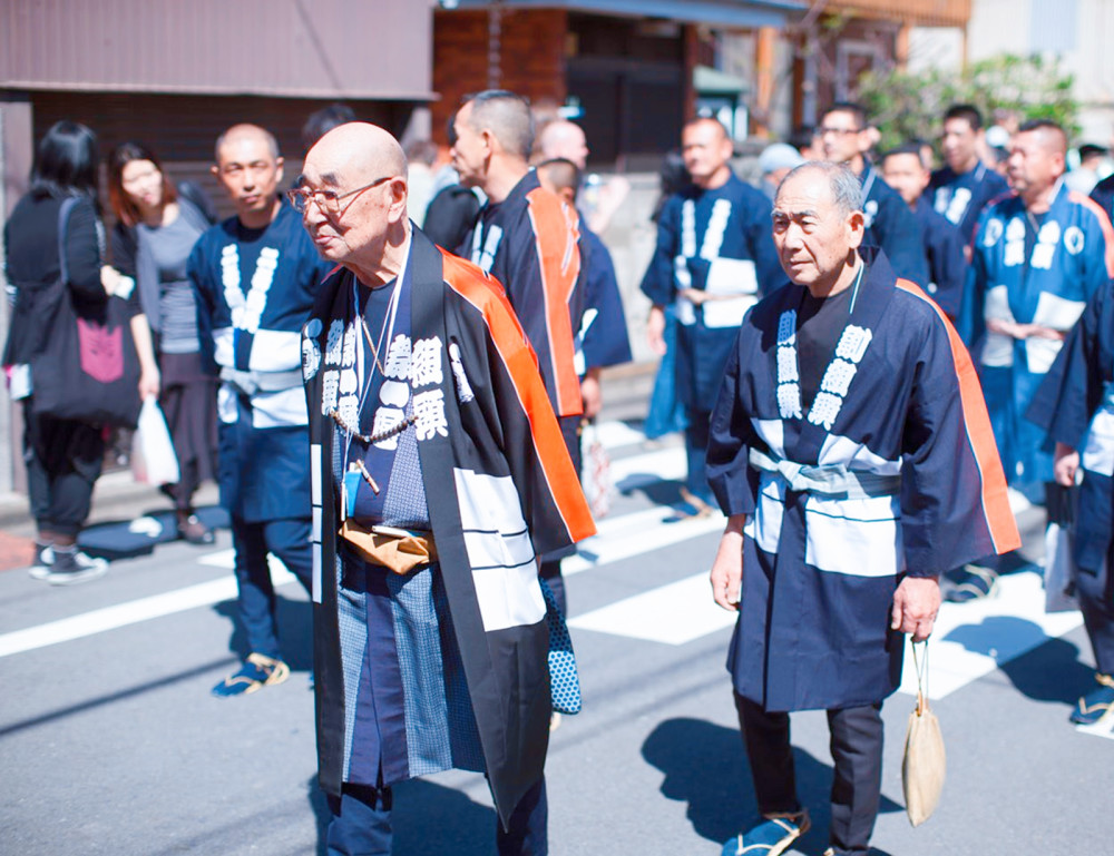 众多日本人返回中国"祭祖"?自称秦始皇后代