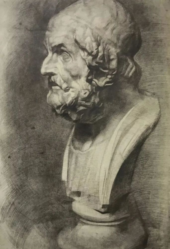 全名贝弗德勒的阿波罗(apollon),这座雕像的是当时亚历山大·马其顿
