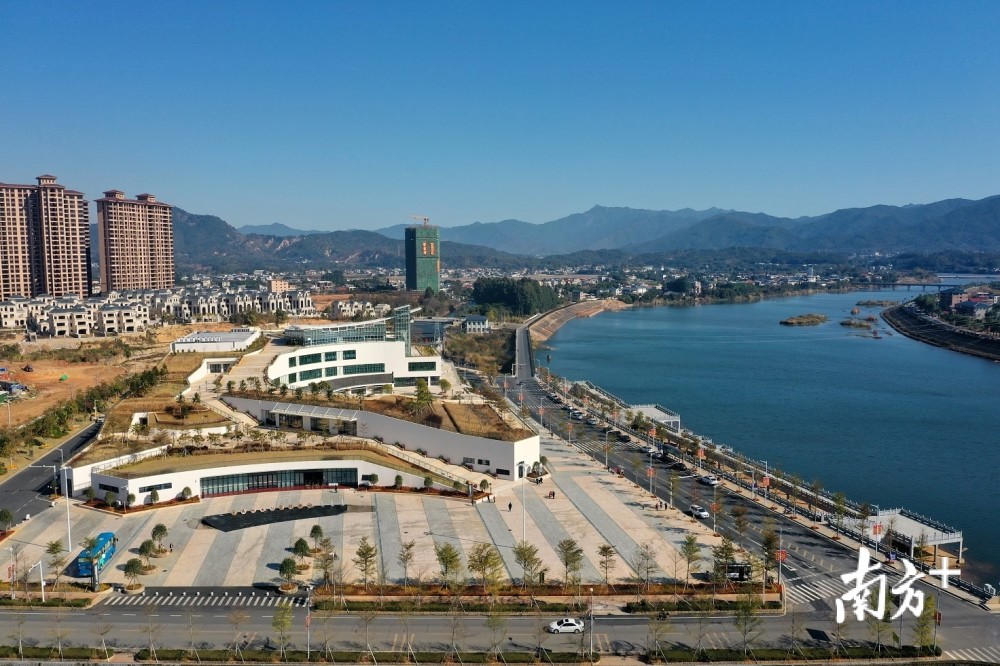 梅州2020经济总量_2020梅州马拉松照片(3)