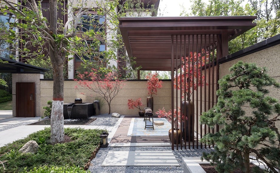 80㎡新中式"庭院花园"设计,既传统又时尚,院子还是中式的美