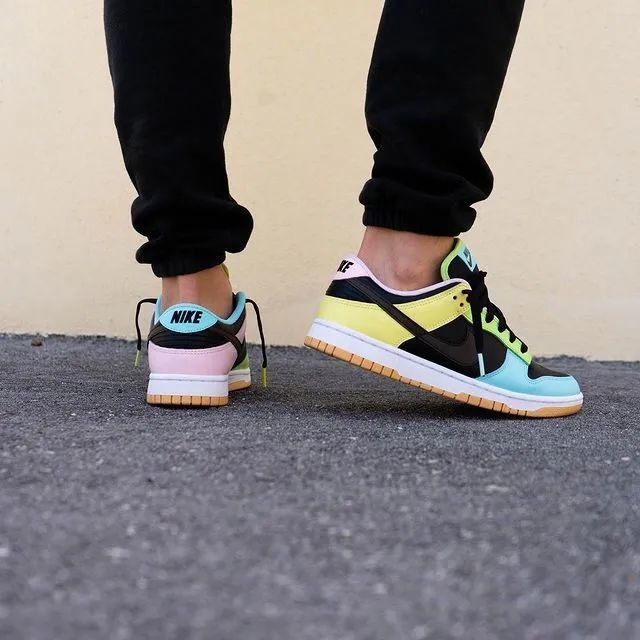 花里胡哨!nike dunk low se"free 99"来了!