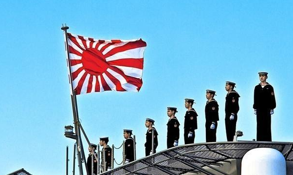 二战结束后,同样作为法西斯标志的纳粹万字旗被禁止,日本旭日旗却仍可