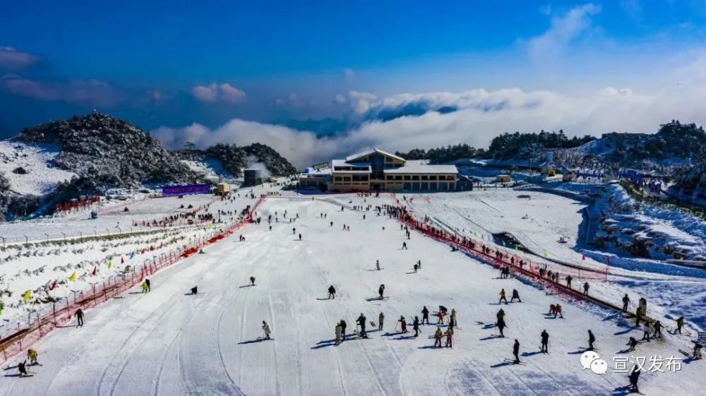 巴山大峡谷:雪凇漫山,身披银装