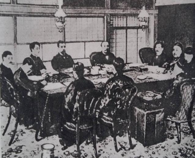 1958年,李鸿章的尸骨被人挖出,挂在拖拉机后面游街示众