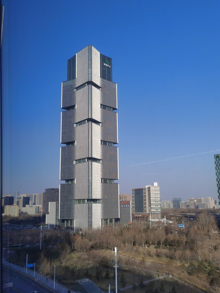 绿地中心双子塔,在这里上班都是月入过万的白领阶层吗