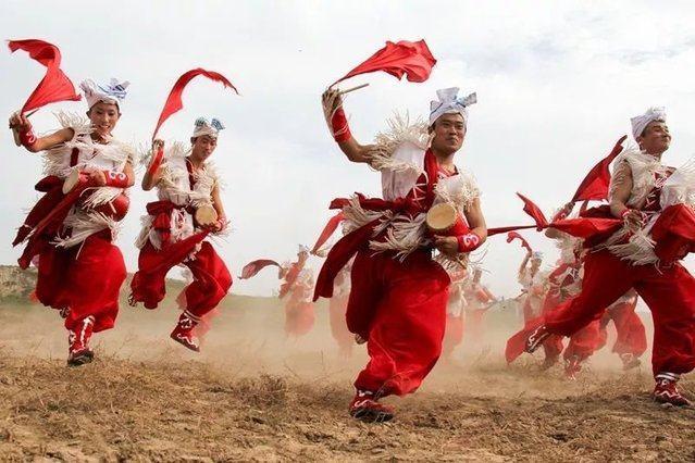 "浓情中国年·寻找最年味"陕西横山老腰鼓舞出原汁原味陕北情