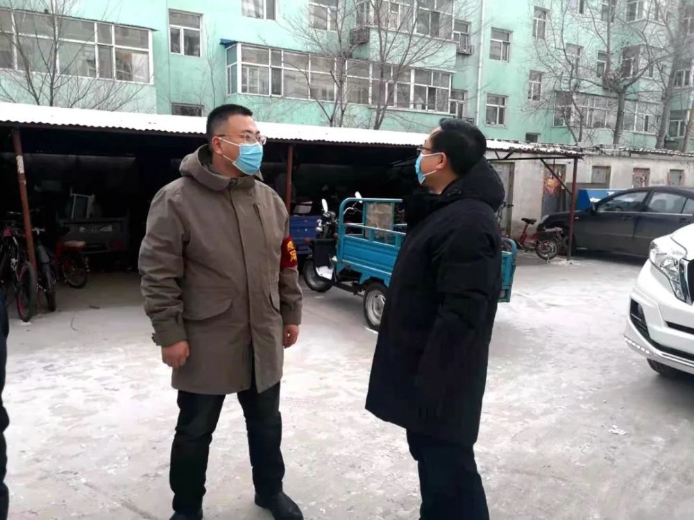 阿荣旗人民检察院检察长王晓峰到疫情防控值守点检查指导工作