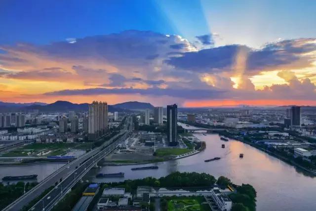 吴兴gdp_湖州吴兴区夜景