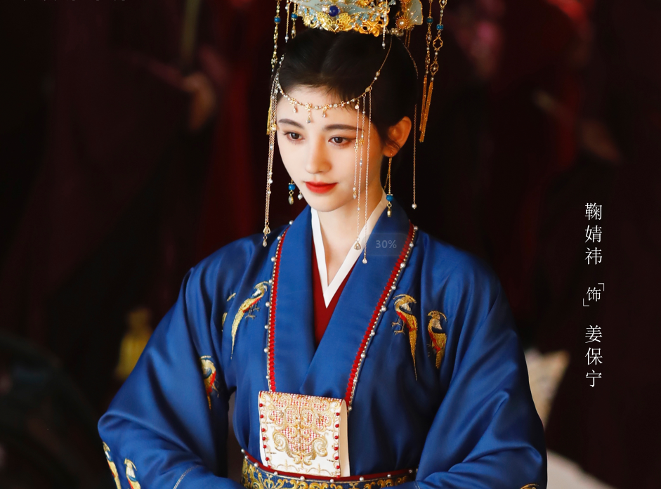一直演古装戏的鞠婧祎，现代剧造型有多养眼？光看路透就血槽清空