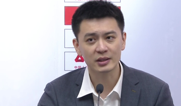 梅奥被激怒吃到技术犯规郭艾伦话里有话杨鸣表示对抗很激烈