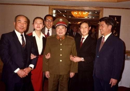 开国上将杨得志老当益壮80岁再次娶妻一起生活了4年