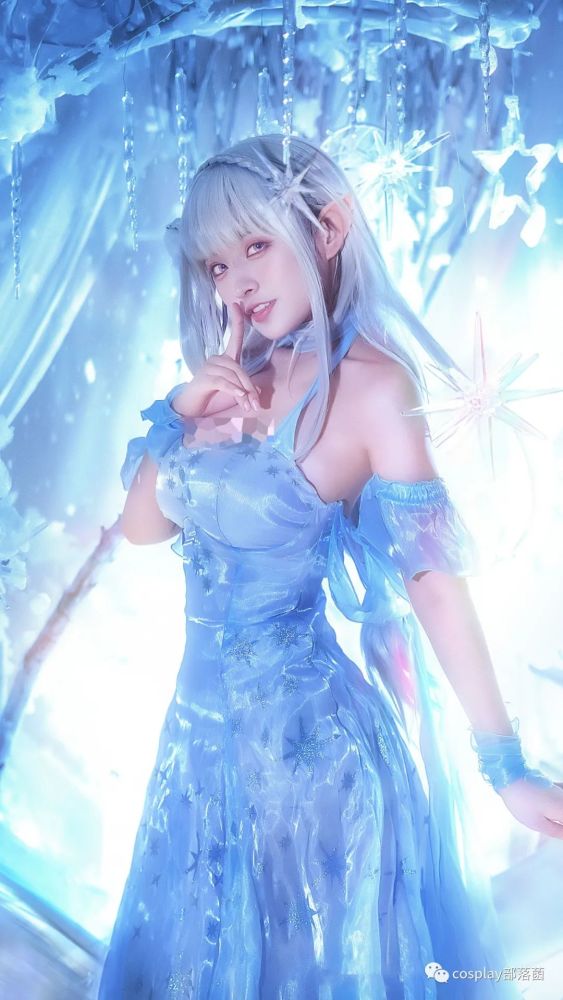 cos: 艾米莉亚水晶礼服cos正片@肃雨雨雨