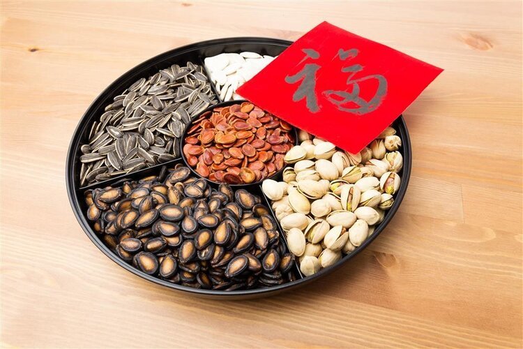过年宅家嗑瓜子 警惕这3类疾病找上身!