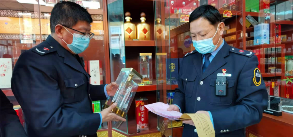 银川开展节前白酒打假行动,查获假冒各类名优酒400多瓶