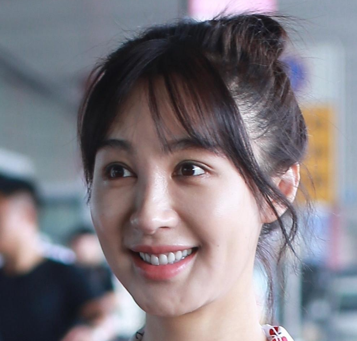 李菲儿《浪姐2》首秀被吐槽"脸僵",网友:这颜值翻盘很