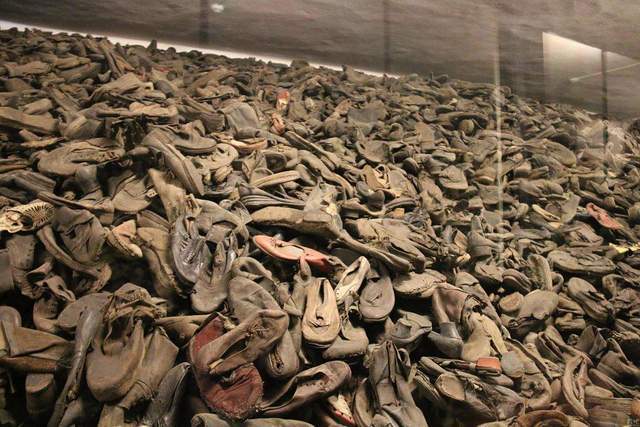毒气室里的神秘笔记,揭开了奥斯威辛集中营,110万犹太人被杀真相