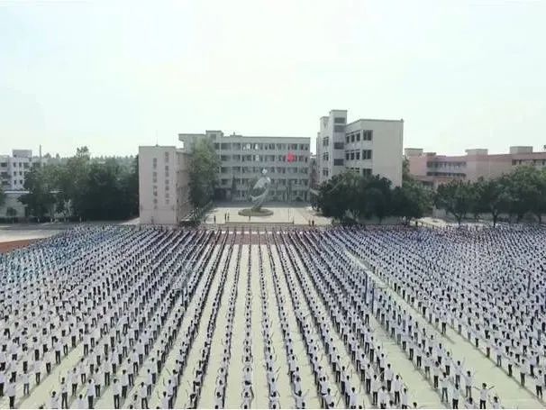 隆昌七中 "三个一"展艺体多元魅力,促学生全面特色发展