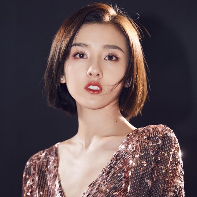 明星壁纸丨宋祖儿第四期,时尚优雅可人小小樱桃嘴美极了8k