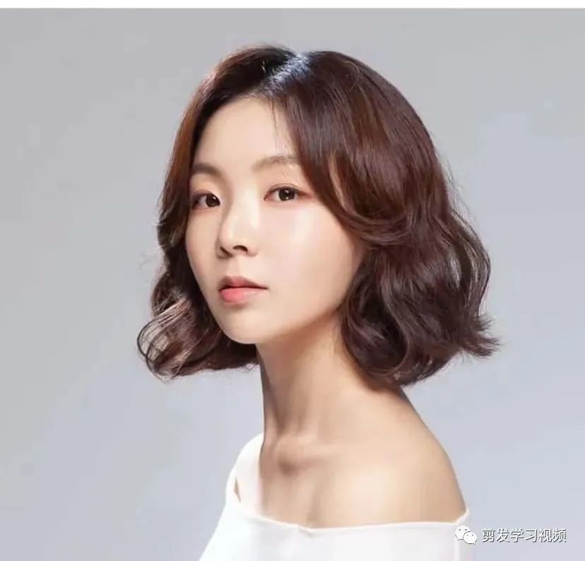电发发型图片女2021,电发 烫发 2021发型别乱剪,烫发就选"卷卷烫"