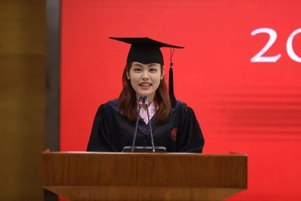 这才是乘风破浪的小姐姐上海女孩吴天伊2020年度罗德学者